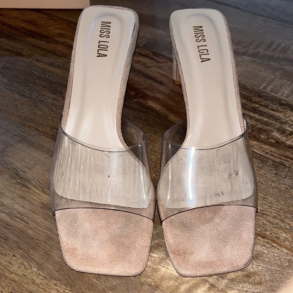 Small heel sandals
